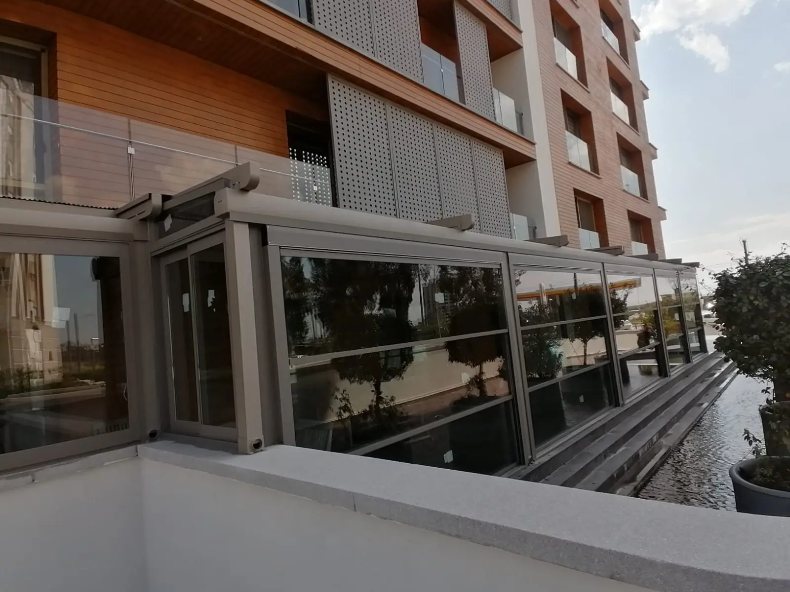 İzmir Karabağlar Cam Balkon